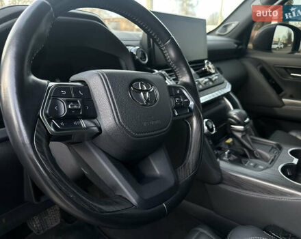 Серый Тойота Ленд Крузер, объемом двигателя 3.45 л и пробегом 80 тыс. км за 67000 $, фото 17 на Automoto.ua