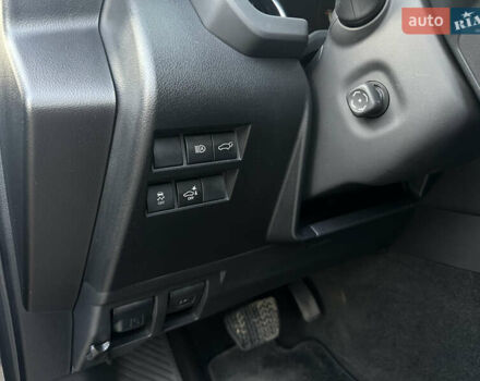 Серый Тойота Ленд Крузер, объемом двигателя 3.45 л и пробегом 80 тыс. км за 67000 $, фото 16 на Automoto.ua