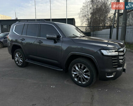 Серый Тойота Ленд Крузер, объемом двигателя 3.45 л и пробегом 80 тыс. км за 67000 $, фото 3 на Automoto.ua