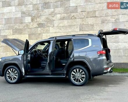 Серый Тойота Ленд Крузер, объемом двигателя 3.45 л и пробегом 88 тыс. км за 66800 $, фото 23 на Automoto.ua