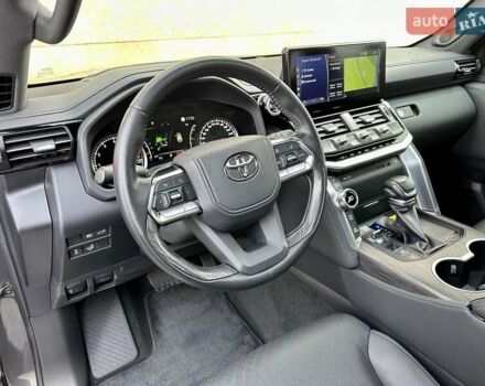 Серый Тойота Ленд Крузер, объемом двигателя 3.45 л и пробегом 88 тыс. км за 66800 $, фото 61 на Automoto.ua