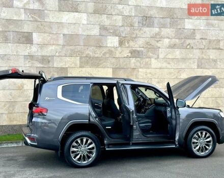 Серый Тойота Ленд Крузер, объемом двигателя 3.45 л и пробегом 88 тыс. км за 66800 $, фото 22 на Automoto.ua