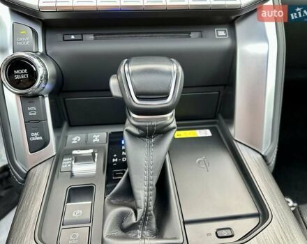 Серый Тойота Ленд Крузер, объемом двигателя 3.45 л и пробегом 88 тыс. км за 66800 $, фото 66 на Automoto.ua