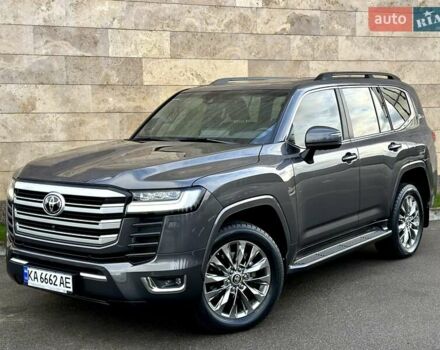 Серый Тойота Ленд Крузер, объемом двигателя 3.45 л и пробегом 88 тыс. км за 66800 $, фото 2 на Automoto.ua