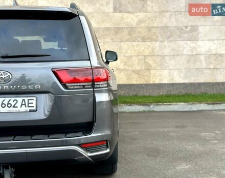 Серый Тойота Ленд Крузер, объемом двигателя 3.45 л и пробегом 88 тыс. км за 66800 $, фото 48 на Automoto.ua