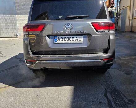 Серый Тойота Ленд Крузер, объемом двигателя 3.45 л и пробегом 37 тыс. км за 73000 $, фото 3 на Automoto.ua