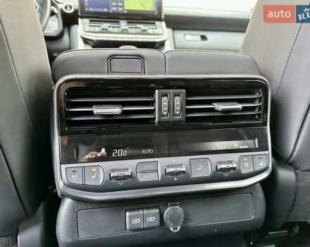 Серый Тойота Ленд Крузер, объемом двигателя 3.45 л и пробегом 88 тыс. км за 66800 $, фото 81 на Automoto.ua