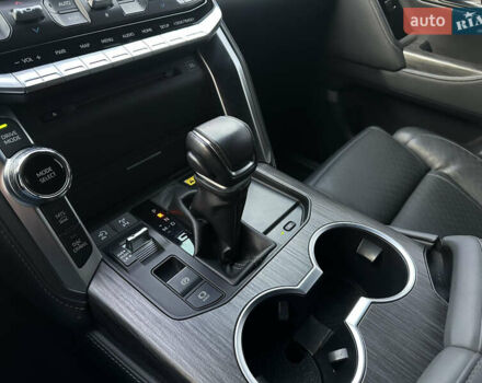 Серый Тойота Ленд Крузер, объемом двигателя 3.45 л и пробегом 80 тыс. км за 67000 $, фото 35 на Automoto.ua