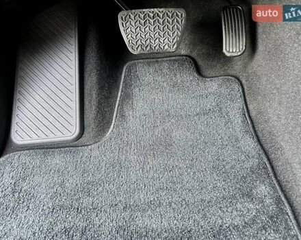 Серый Тойота Ленд Крузер, объемом двигателя 3.45 л и пробегом 88 тыс. км за 66800 $, фото 75 на Automoto.ua