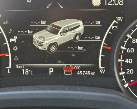 Серый Тойота Ленд Крузер, объемом двигателя 3.3 л и пробегом 49 тыс. км за 73000 $, фото 6 на Automoto.ua