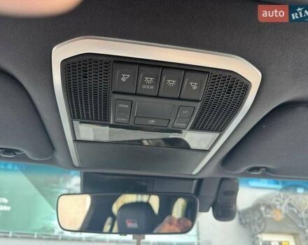 Серый Тойота Ленд Крузер, объемом двигателя 3.3 л и пробегом 61 тыс. км за 81753 $, фото 14 на Automoto.ua