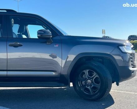 Серый Тойота Ленд Крузер, объемом двигателя 3.3 л и пробегом 32 тыс. км за 83990 $, фото 11 на Automoto.ua