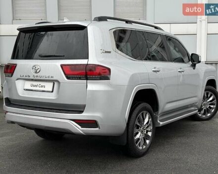 Сірий Тойота Ленд Крузер, об'ємом двигуна 3.3 л та пробігом 31 тис. км за 75000 $, фото 3 на Automoto.ua