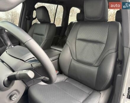 Сірий Тойота Ленд Крузер, об'ємом двигуна 3.3 л та пробігом 31 тис. км за 75000 $, фото 6 на Automoto.ua