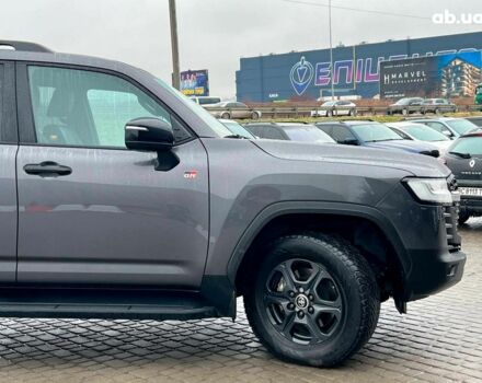 Серый Тойота Ленд Крузер, объемом двигателя 3.3 л и пробегом 61 тыс. км за 80940 $, фото 10 на Automoto.ua