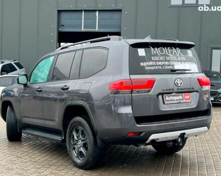 Серый Тойота Ленд Крузер, объемом двигателя 3.3 л и пробегом 61 тыс. км за 80940 $, фото 5 на Automoto.ua