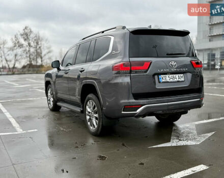 Серый Тойота Ленд Крузер, объемом двигателя 3.35 л и пробегом 25 тыс. км за 82300 $, фото 5 на Automoto.ua