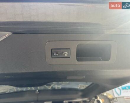 Серый Тойота Ленд Крузер, объемом двигателя 3.3 л и пробегом 61 тыс. км за 81753 $, фото 7 на Automoto.ua