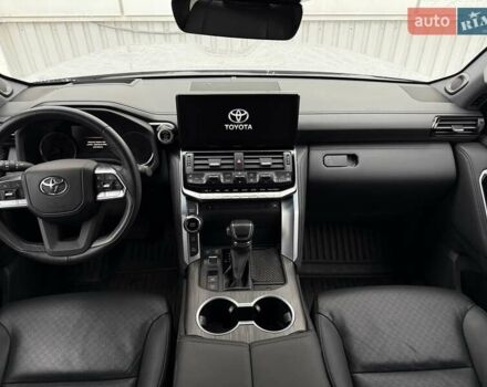 Сірий Тойота Ленд Крузер, об'ємом двигуна 3.3 л та пробігом 31 тис. км за 75000 $, фото 11 на Automoto.ua