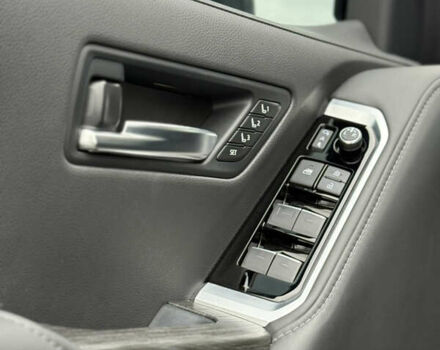 Серый Тойота Ленд Крузер, объемом двигателя 3.35 л и пробегом 25 тыс. км за 82300 $, фото 15 на Automoto.ua