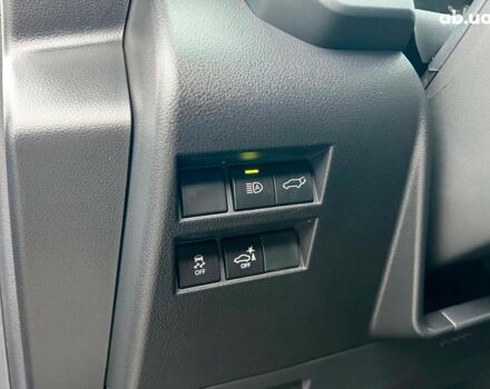 Серый Тойота Ленд Крузер, объемом двигателя 3.3 л и пробегом 61 тыс. км за 80940 $, фото 22 на Automoto.ua