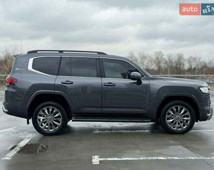 Серый Тойота Ленд Крузер, объемом двигателя 3.35 л и пробегом 25 тыс. км за 82300 $, фото 8 на Automoto.ua