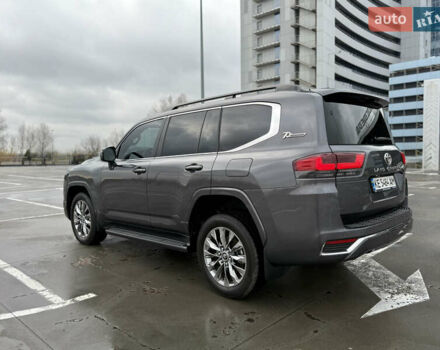 Серый Тойота Ленд Крузер, объемом двигателя 3.35 л и пробегом 25 тыс. км за 82300 $, фото 4 на Automoto.ua