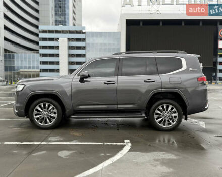Серый Тойота Ленд Крузер, объемом двигателя 3.35 л и пробегом 25 тыс. км за 82300 $, фото 2 на Automoto.ua