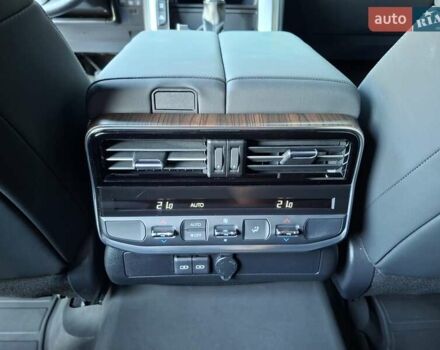 Серый Тойота Ленд Крузер, объемом двигателя 3.35 л и пробегом 34 тыс. км за 81900 $, фото 15 на Automoto.ua
