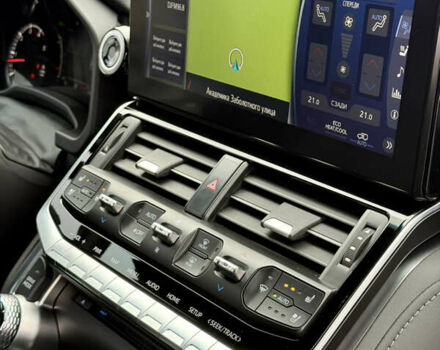 Серый Тойота Ленд Крузер, объемом двигателя 3.35 л и пробегом 25 тыс. км за 82300 $, фото 27 на Automoto.ua