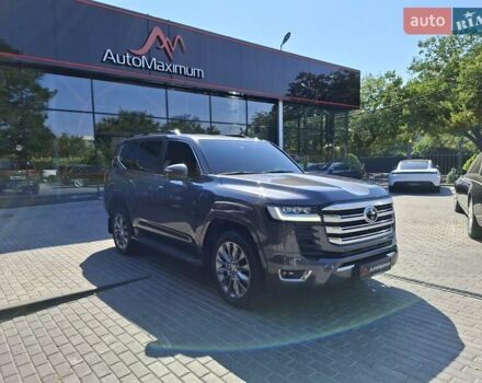 Серый Тойота Ленд Крузер, объемом двигателя 3.35 л и пробегом 34 тыс. км за 81900 $, фото 2 на Automoto.ua