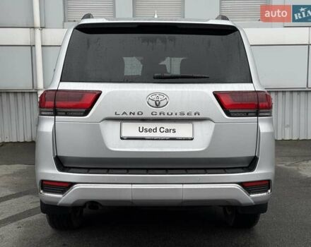 Сірий Тойота Ленд Крузер, об'ємом двигуна 3.3 л та пробігом 31 тис. км за 75000 $, фото 4 на Automoto.ua