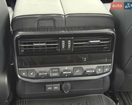 Сірий Тойота Ленд Крузер, об'ємом двигуна 3.3 л та пробігом 31 тис. км за 75000 $, фото 9 на Automoto.ua