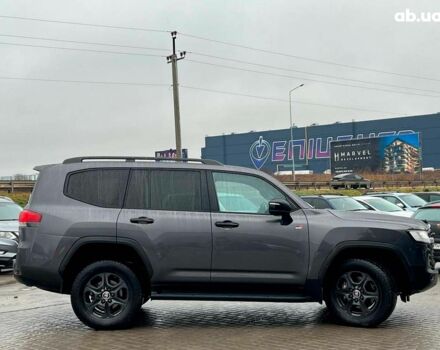 Серый Тойота Ленд Крузер, объемом двигателя 3.3 л и пробегом 61 тыс. км за 80940 $, фото 9 на Automoto.ua