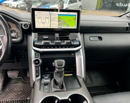 Серый Тойота Ленд Крузер, объемом двигателя 3.3 л и пробегом 61 тыс. км за 80940 $, фото 30 на Automoto.ua