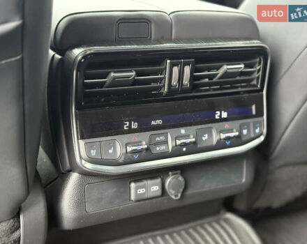 Серый Тойота Ленд Крузер, объемом двигателя 3.35 л и пробегом 25 тыс. км за 82300 $, фото 20 на Automoto.ua