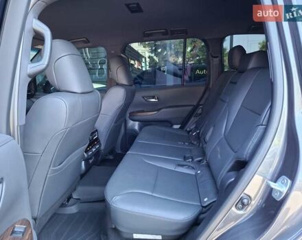 Серый Тойота Ленд Крузер, объемом двигателя 3.35 л и пробегом 34 тыс. км за 81900 $, фото 14 на Automoto.ua