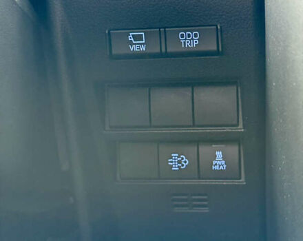 Серый Тойота Ленд Крузер, объемом двигателя 3.35 л и пробегом 25 тыс. км за 82300 $, фото 31 на Automoto.ua