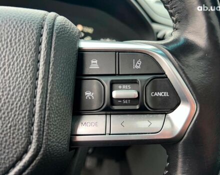 Серый Тойота Ленд Крузер, объемом двигателя 3.3 л и пробегом 61 тыс. км за 80940 $, фото 25 на Automoto.ua