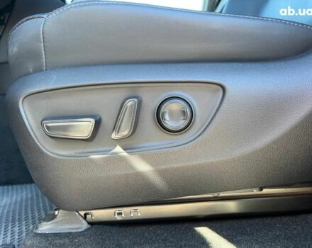 Серый Тойота Ленд Крузер, объемом двигателя 3.3 л и пробегом 32 тыс. км за 83990 $, фото 21 на Automoto.ua