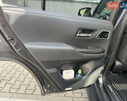 Серый Тойота Ленд Крузер, объемом двигателя 3.3 л и пробегом 61 тыс. км за 81753 $, фото 20 на Automoto.ua