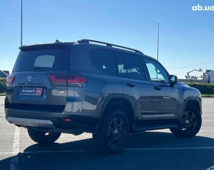 Серый Тойота Ленд Крузер, объемом двигателя 3.3 л и пробегом 32 тыс. км за 83990 $, фото 8 на Automoto.ua