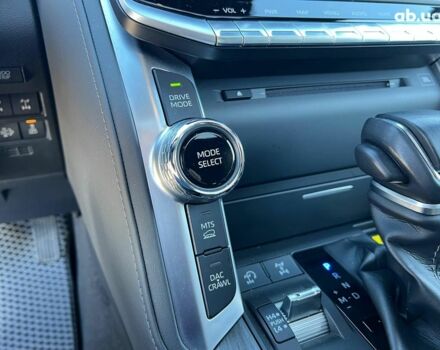 Серый Тойота Ленд Крузер, объемом двигателя 3.3 л и пробегом 32 тыс. км за 83990 $, фото 31 на Automoto.ua