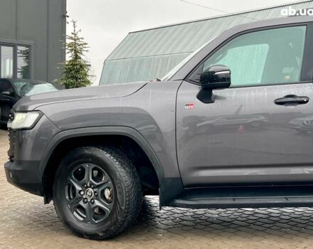 Серый Тойота Ленд Крузер, объемом двигателя 3.3 л и пробегом 61 тыс. км за 80940 $, фото 2 на Automoto.ua