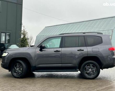 Серый Тойота Ленд Крузер, объемом двигателя 3.3 л и пробегом 61 тыс. км за 80940 $, фото 3 на Automoto.ua