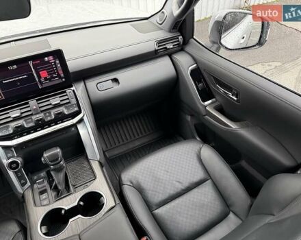 Сірий Тойота Ленд Крузер, об'ємом двигуна 3.3 л та пробігом 31 тис. км за 75000 $, фото 13 на Automoto.ua