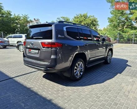 Серый Тойота Ленд Крузер, объемом двигателя 3.35 л и пробегом 34 тыс. км за 81900 $, фото 4 на Automoto.ua