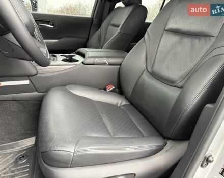 Сірий Тойота Ленд Крузер, об'ємом двигуна 3.3 л та пробігом 31 тис. км за 75000 $, фото 5 на Automoto.ua