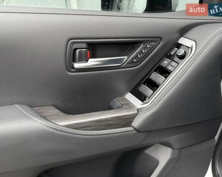 Сірий Тойота Ленд Крузер, об'ємом двигуна 3.3 л та пробігом 31 тис. км за 75000 $, фото 17 на Automoto.ua