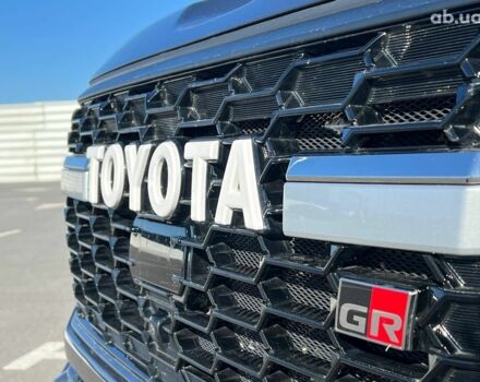 Серый Тойота Ленд Крузер, объемом двигателя 3.3 л и пробегом 32 тыс. км за 83990 $, фото 14 на Automoto.ua